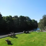 Bed and breakfast Crystal Springs 3*