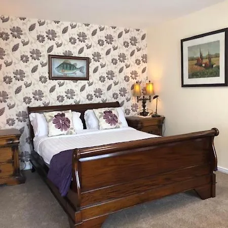 Bed & Breakfast Crystal Springs 3*