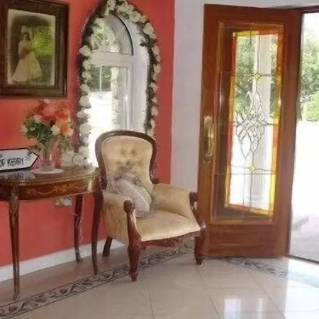 Bed & Breakfast Crystal Springs 3*