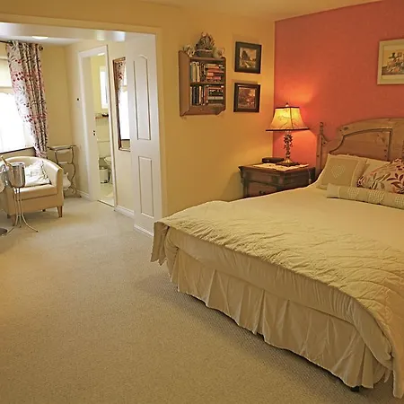 Bed & Breakfast Crystal Springs 3*