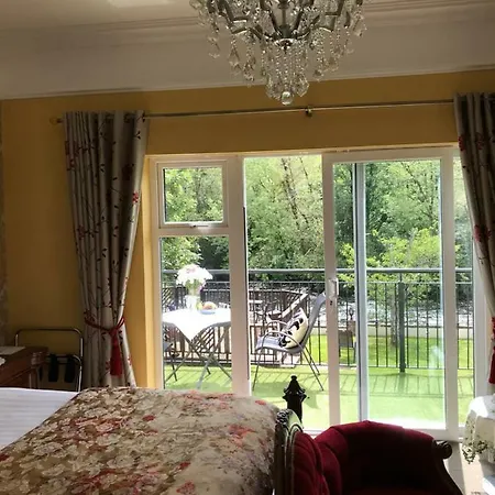 Crystal Springs Bed & Breakfast 3*