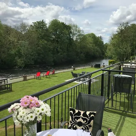 Crystal Springs Bed & Breakfast 3*